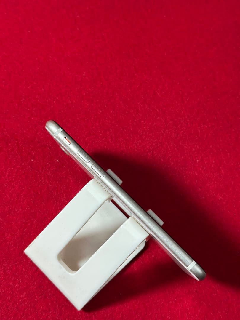 【4108】iPhone SE3第3世代スターライト 64GB simフリー