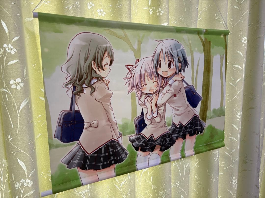 魔法少女まどか☆マギカ 蒼樹うめ展 タペストリー まどか さやか 仁美 杏子