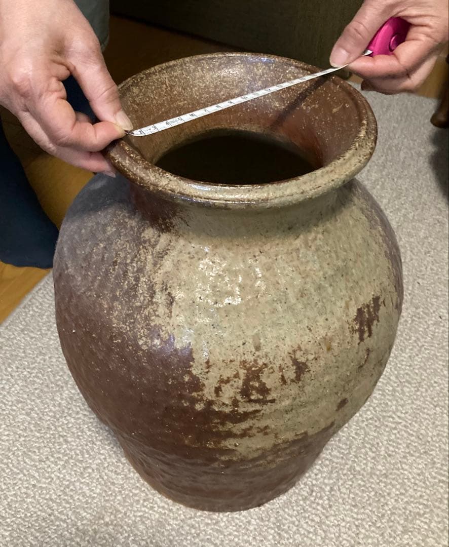 陶器の花瓶 茶色と灰色のグラデーション