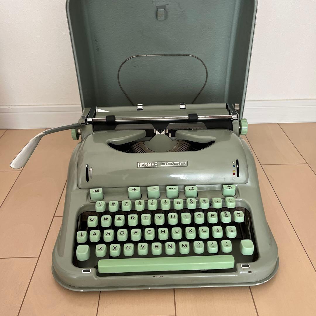 希少 タイプライター HERMES 3000 ウムラウト ドイツ スウェーデン語