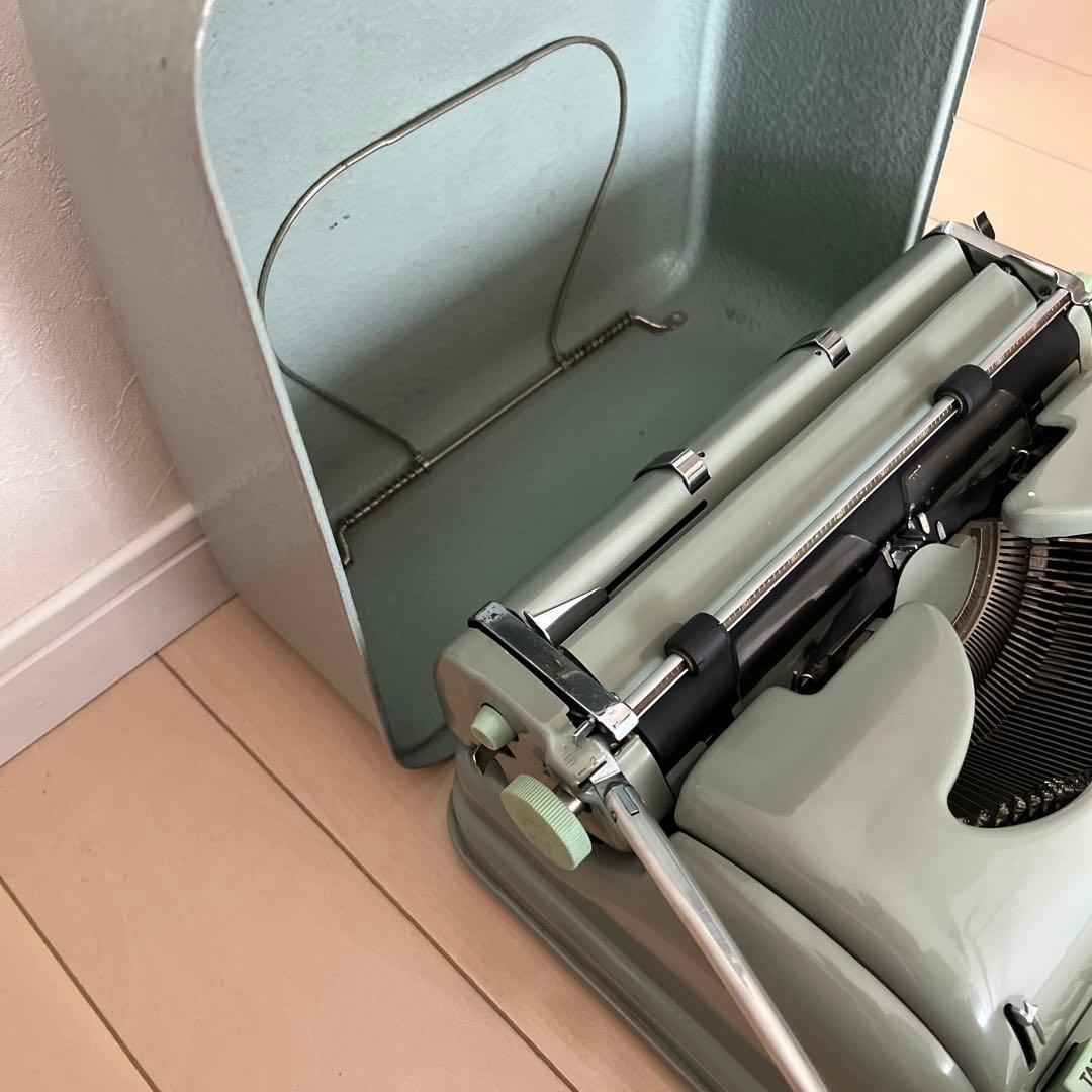 希少 タイプライター HERMES 3000 ウムラウト ドイツ スウェーデン語