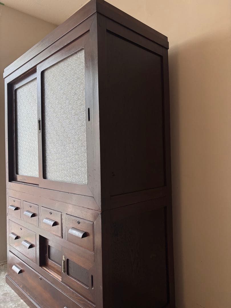 古い水屋箪笥　食器棚　ガラス棚　本棚　ガラスケース　木製箪笥 和家具　天然木