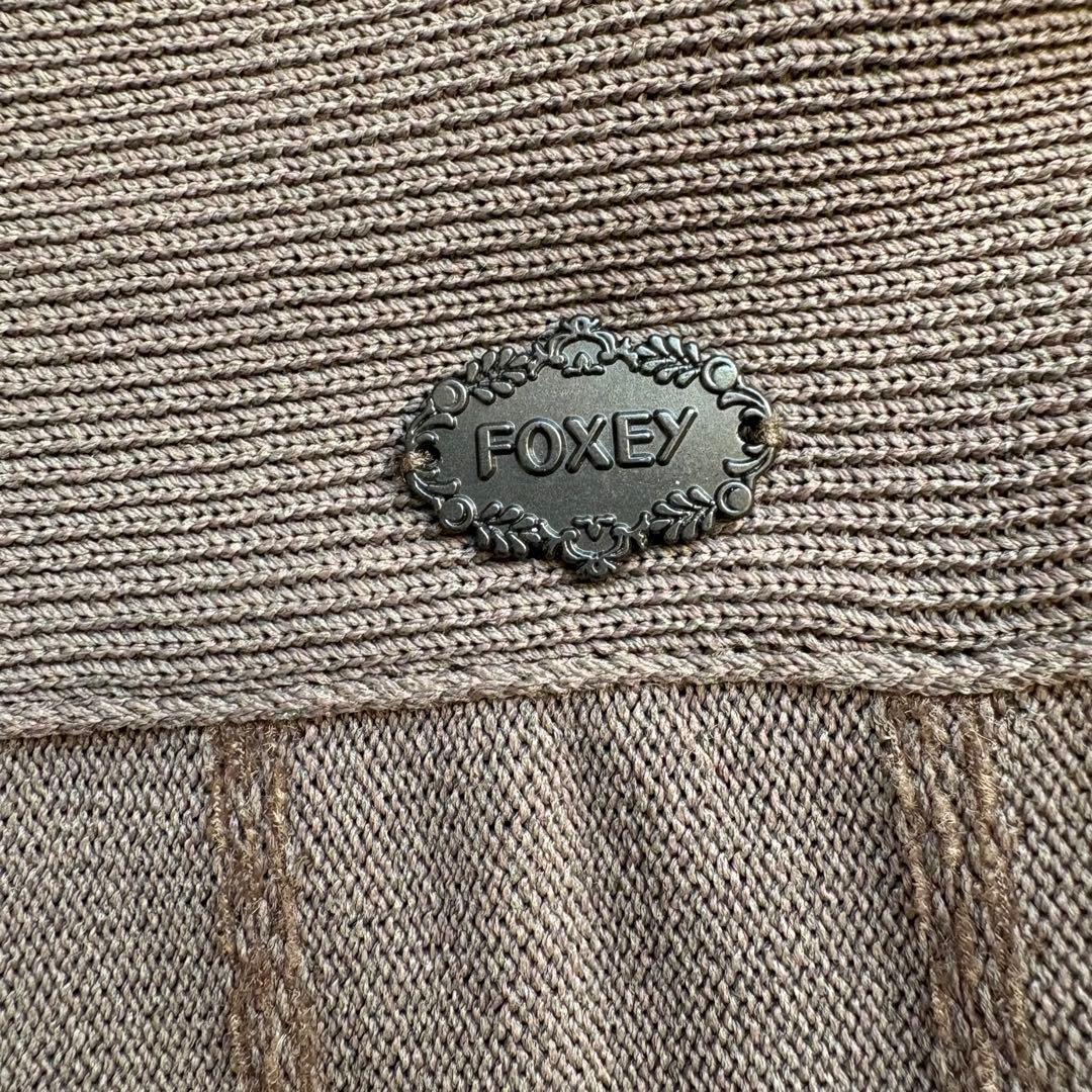 新品 FOXEY ニット地 フレアスカート 38 ロゴプレート付
