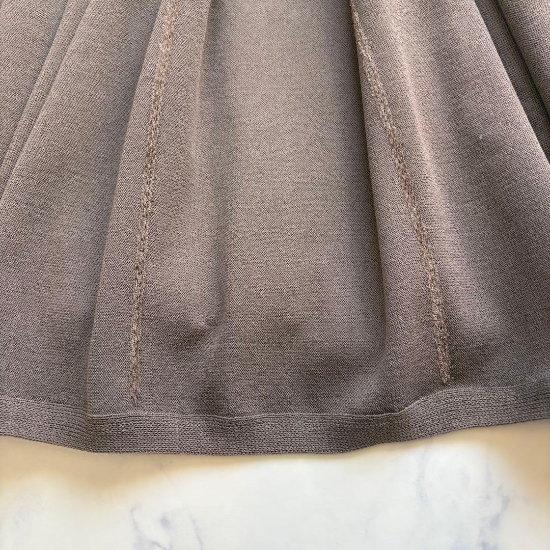 新品 FOXEY ニット地 フレアスカート 38 ロゴプレート付