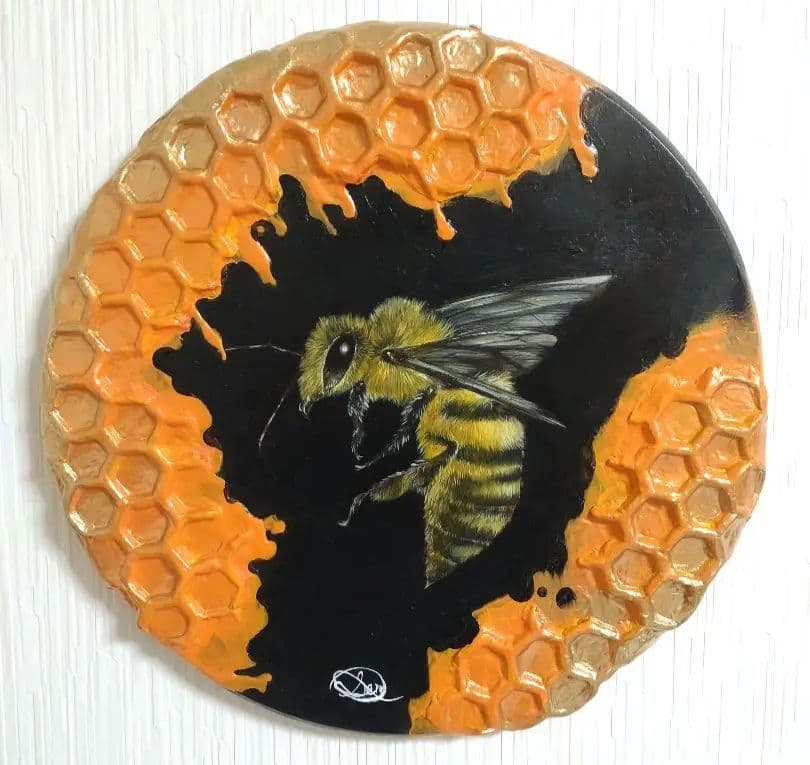 油絵◆半立体の円型アート【蜂】壁掛け油絵◆作者サイン入り