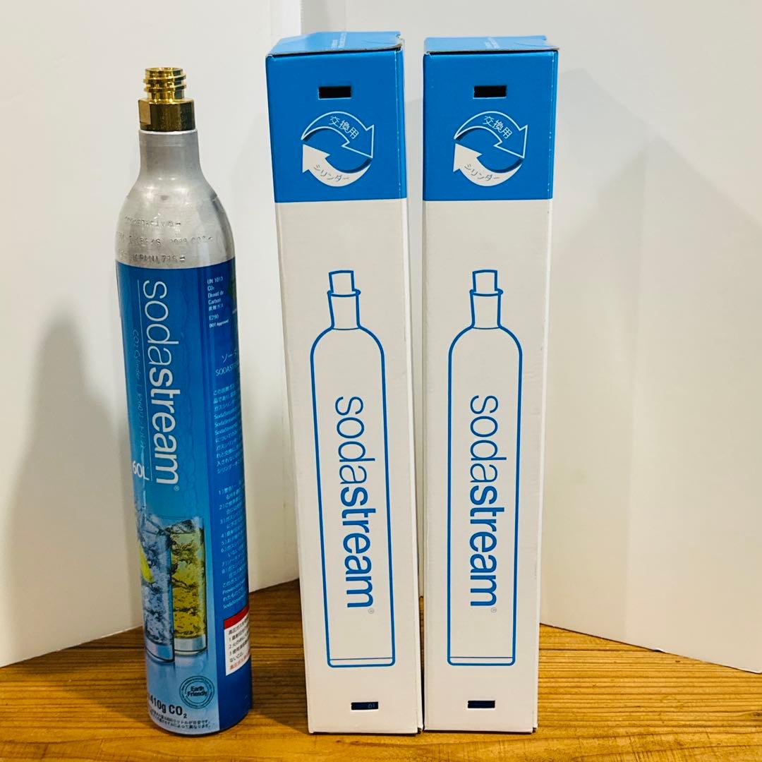 sodastreamスピリット　ミントグリーン　ボトルと新品及び空カートリッジ付