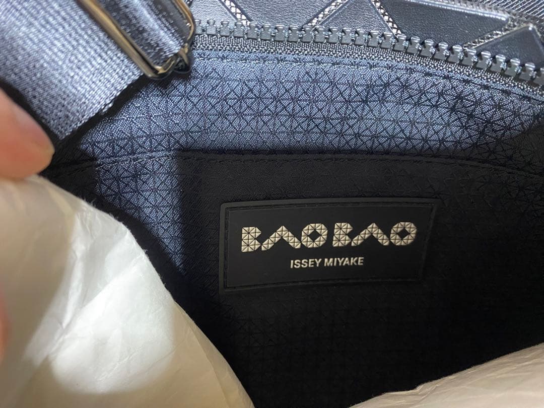 ISSEY MIYAKE 立体的ショルダーバッグ 黒