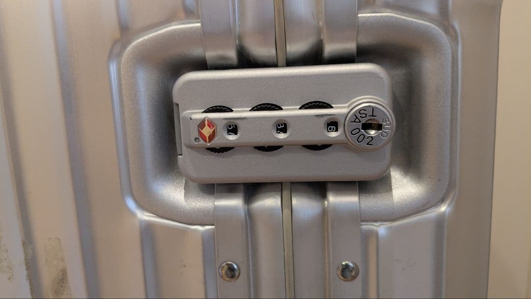 リモワ　RIMOWA　シルバー アルミニウム キャリーカート