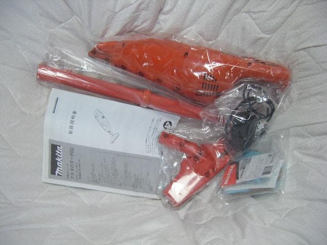 Makita 充電式クリーナ CL115FDWR 未使用品・画像で判断下さい