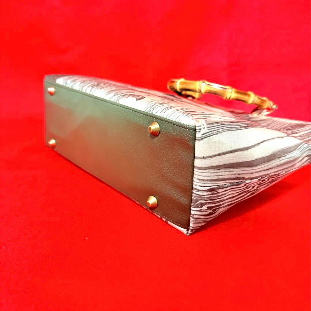 【アンティーク　犬と紬】バンブーバッグ　アンティーク着物　リメイクバッグ