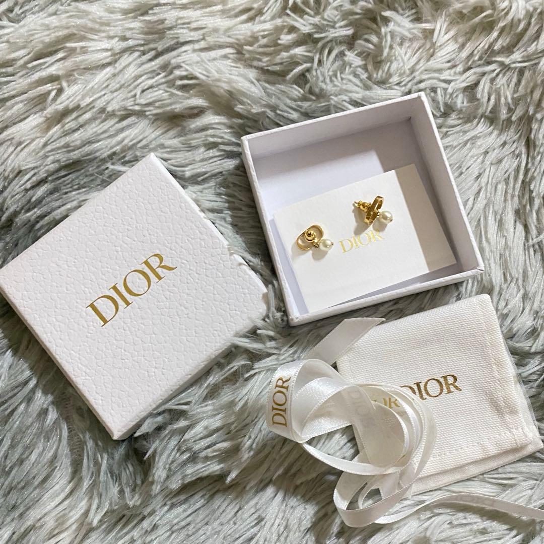 Dior ゴールドパールピアス