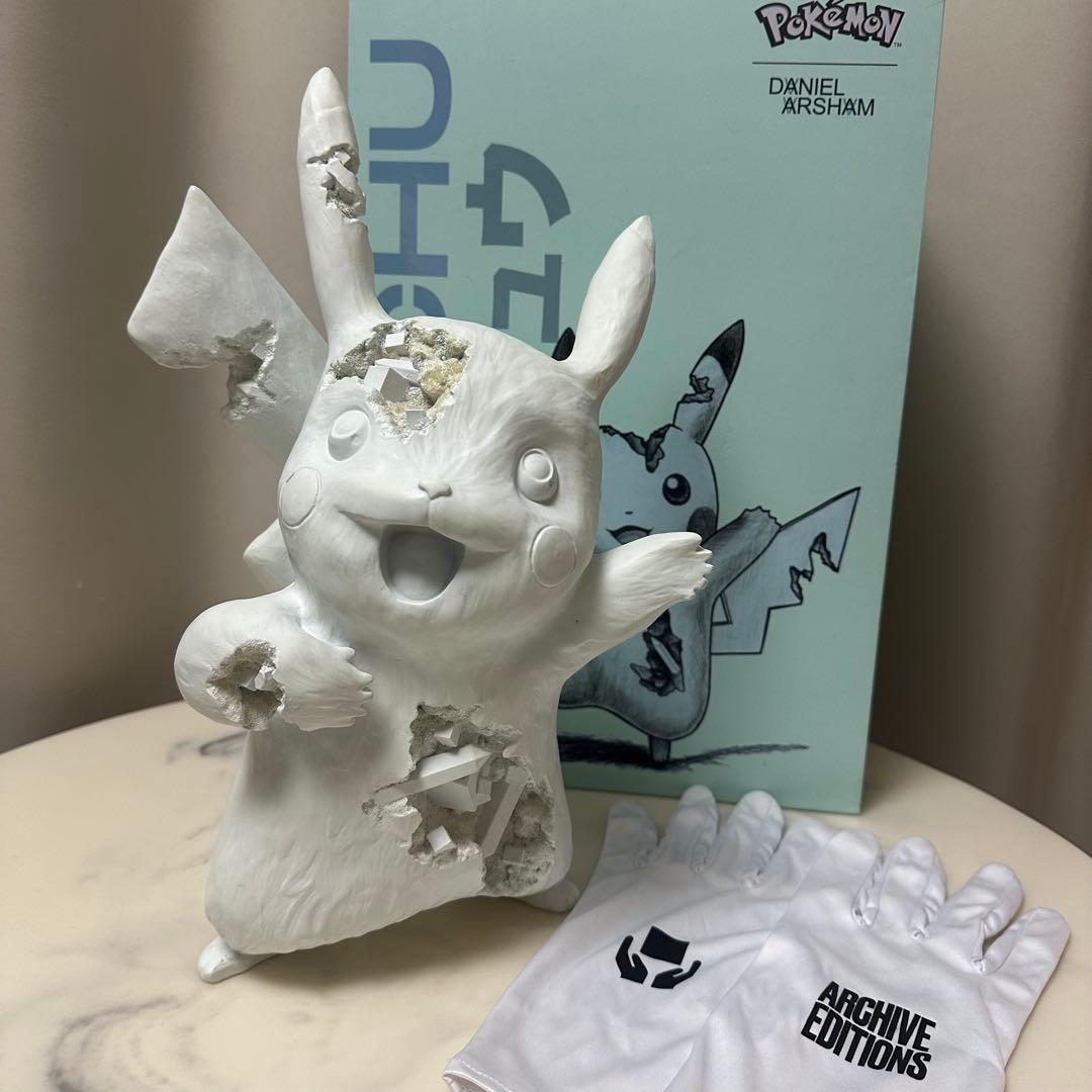 Daniel Arsham × Pokémonダニエルアーシャム ピカチュー　青