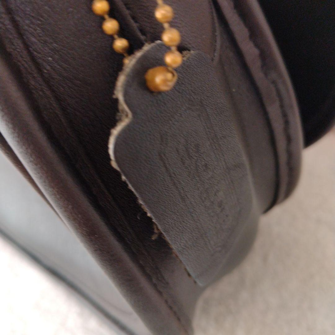 COACH 黒のレザー ハーフムーン型ショルダーバッグ