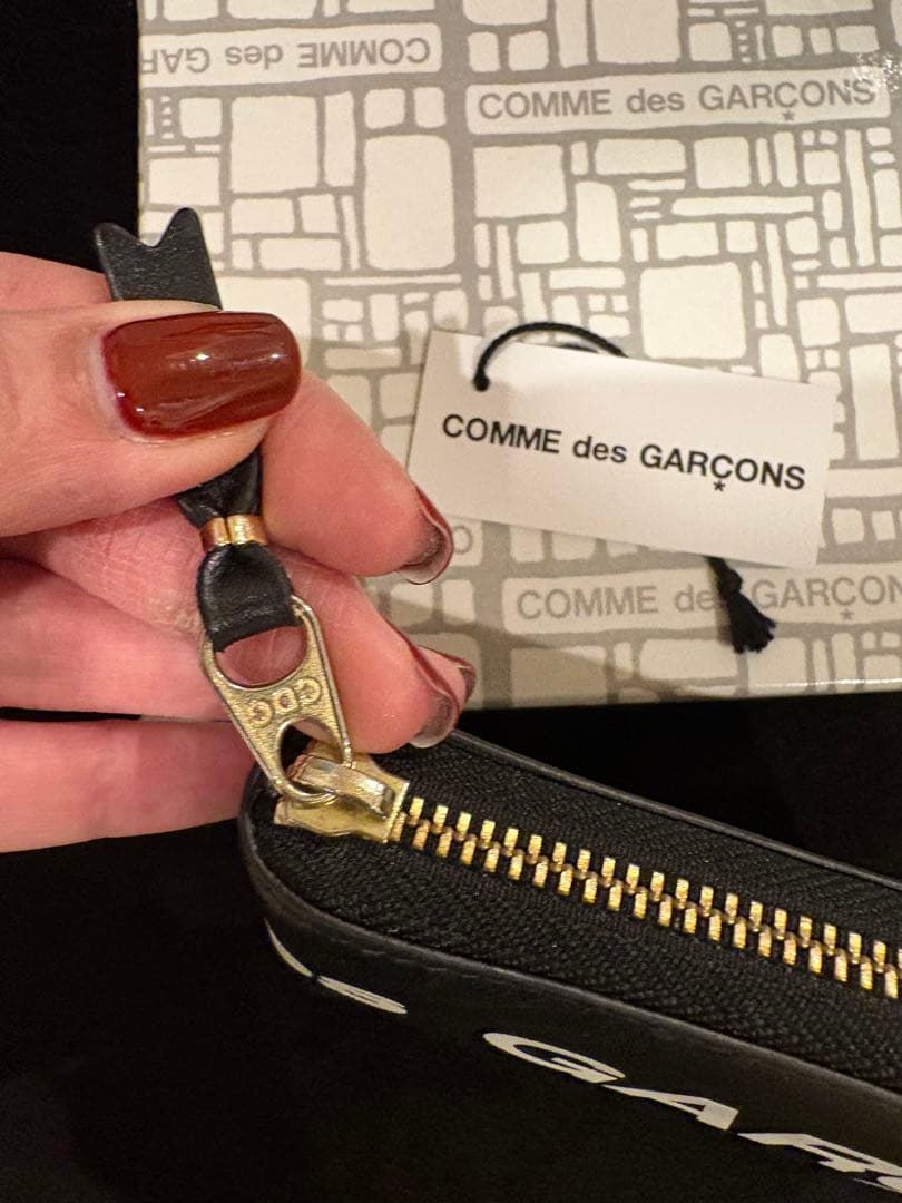 COMME des GARÇONS ブラックケース