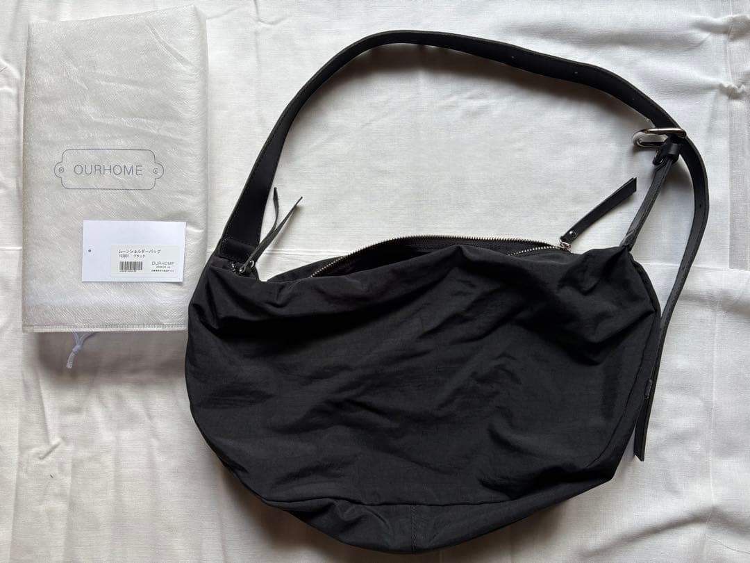 our アワーホーム　ムーンショルダーバッグ