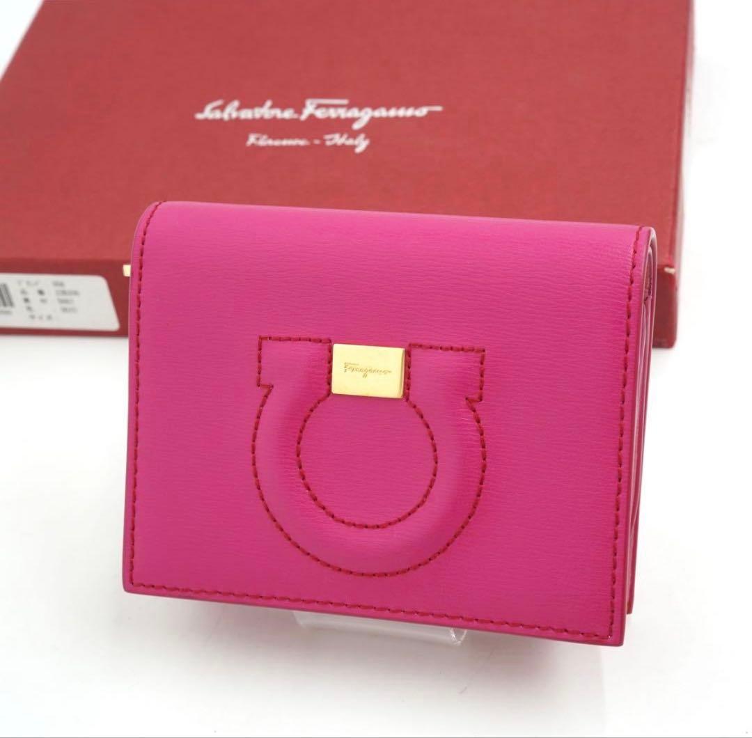 ✨未使用展示品✨　Ferragamo ミニ財布　ガンチーニ　バイカラー　二つ折り