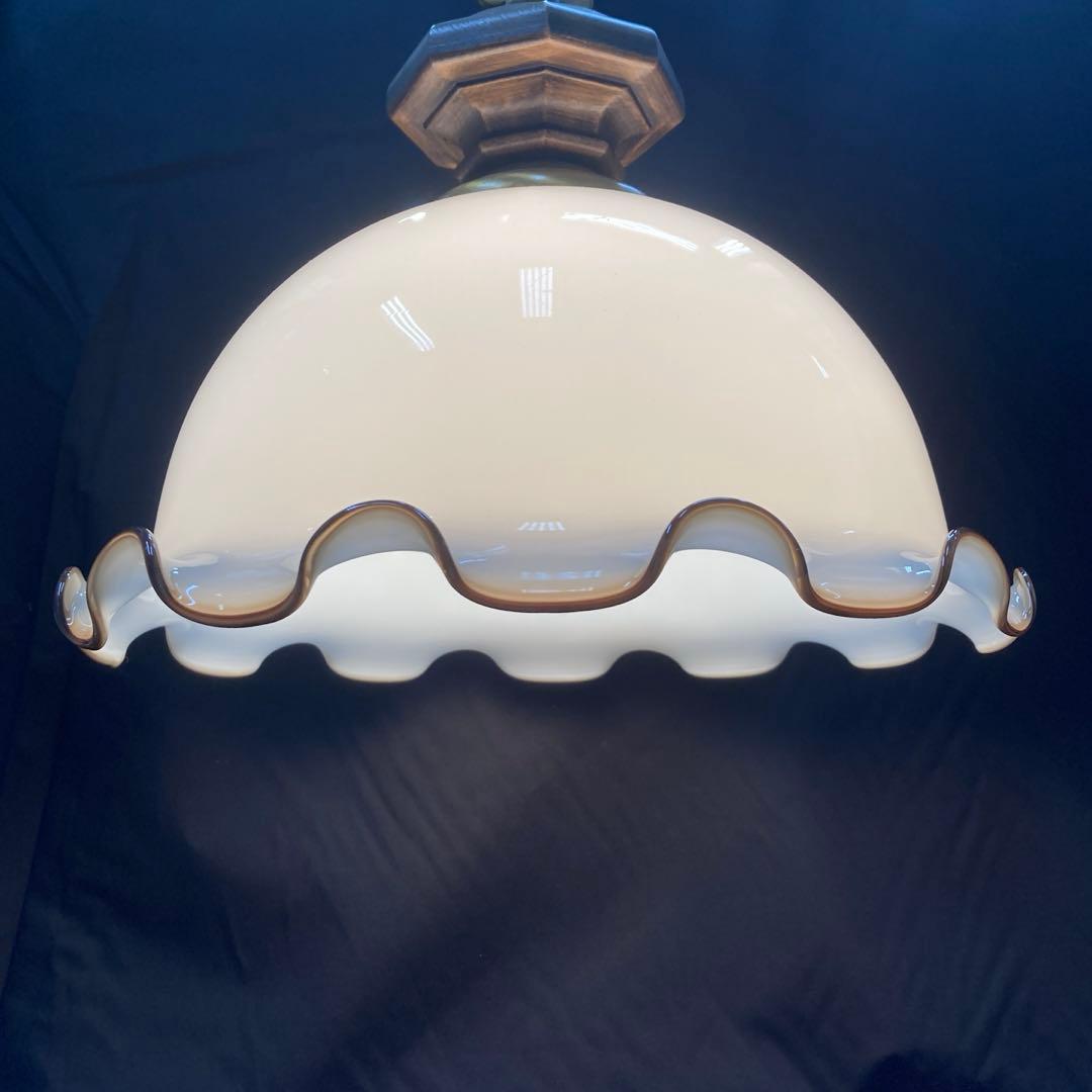 昭和レトロ　ペンダントライト　ミルクガラス　フリル　ビンテージ