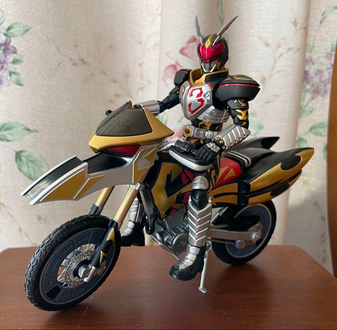 S.H.Figuarts 仮面ライダーカリス シャドーチェイサー セット