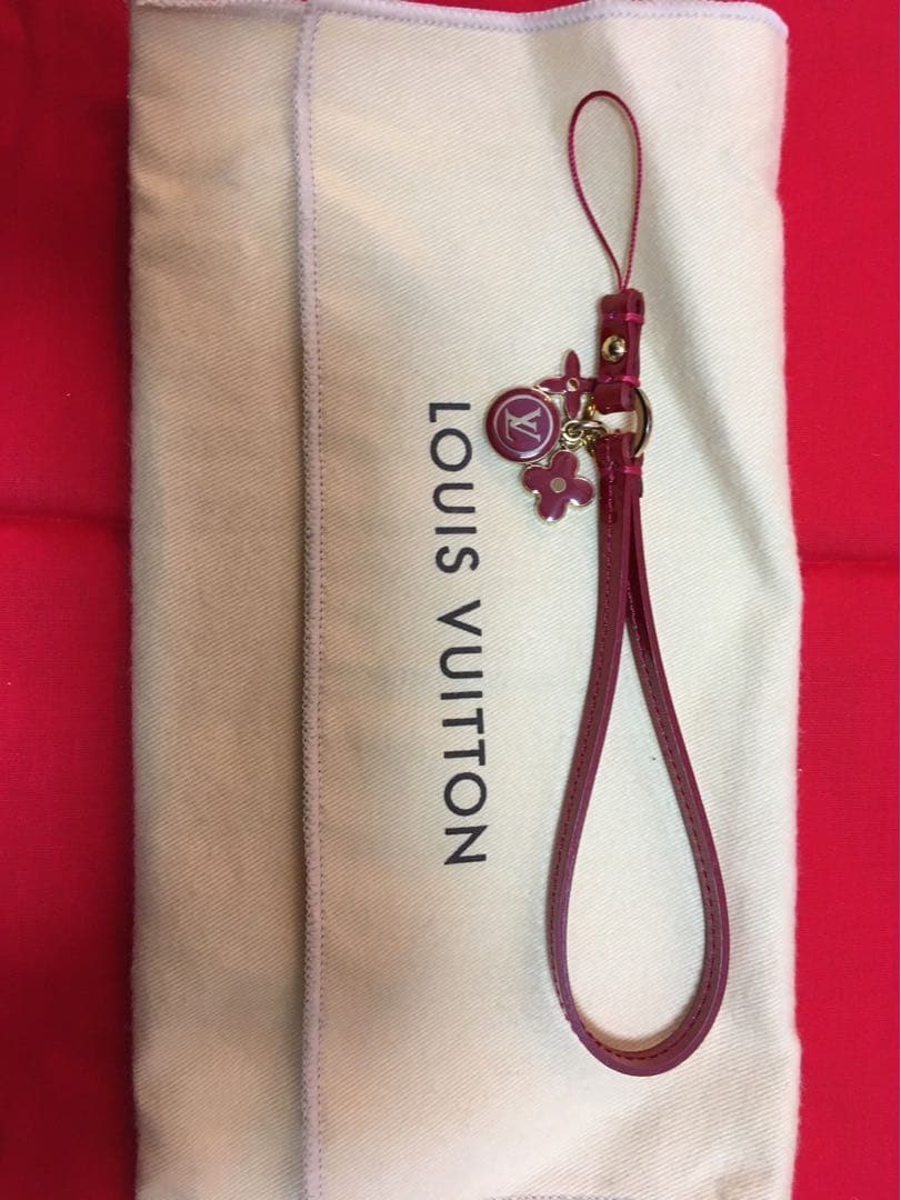 ☆新品未使用☆ルイヴィトン 携帯ストラップ　ドラゴンヌ　ヴェルニ 正規品