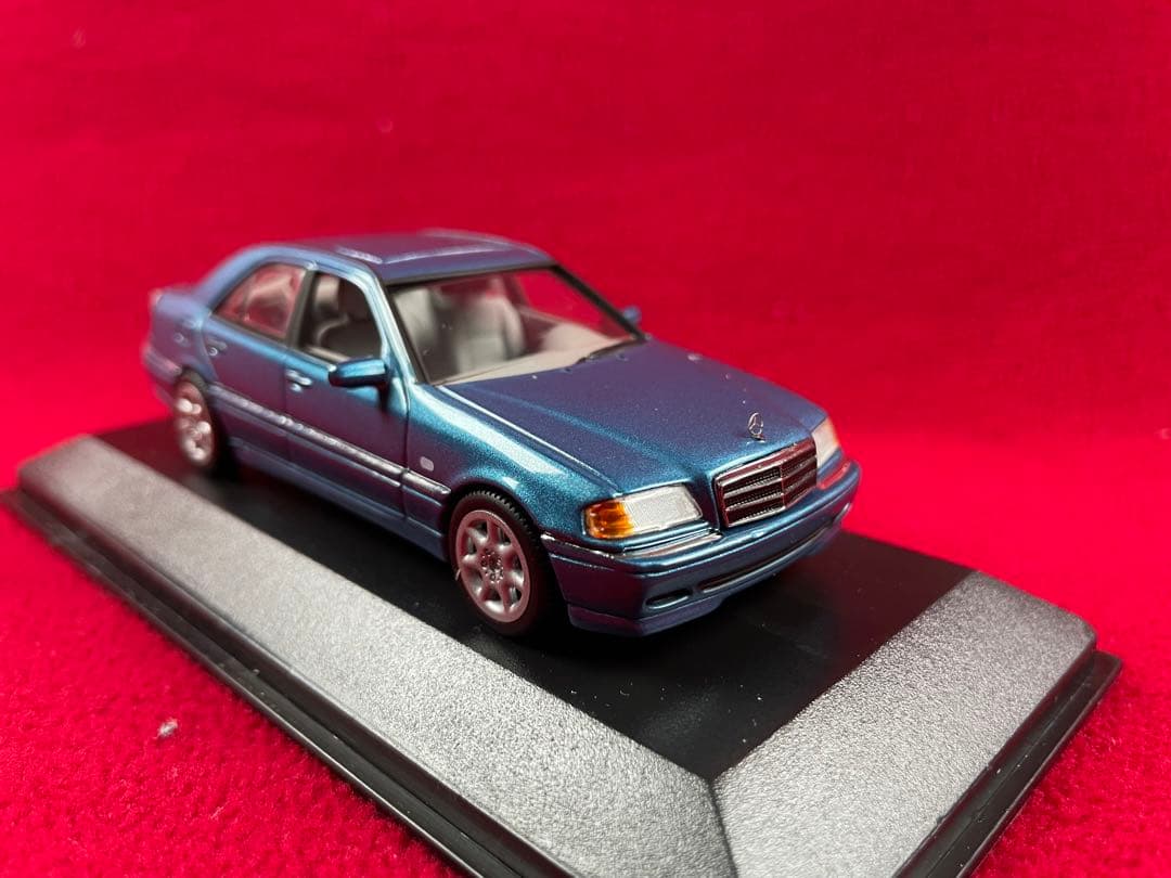 ミニチャンプス　メルセデスベンツ  Cクラス ) 1/43 ブルー　1997