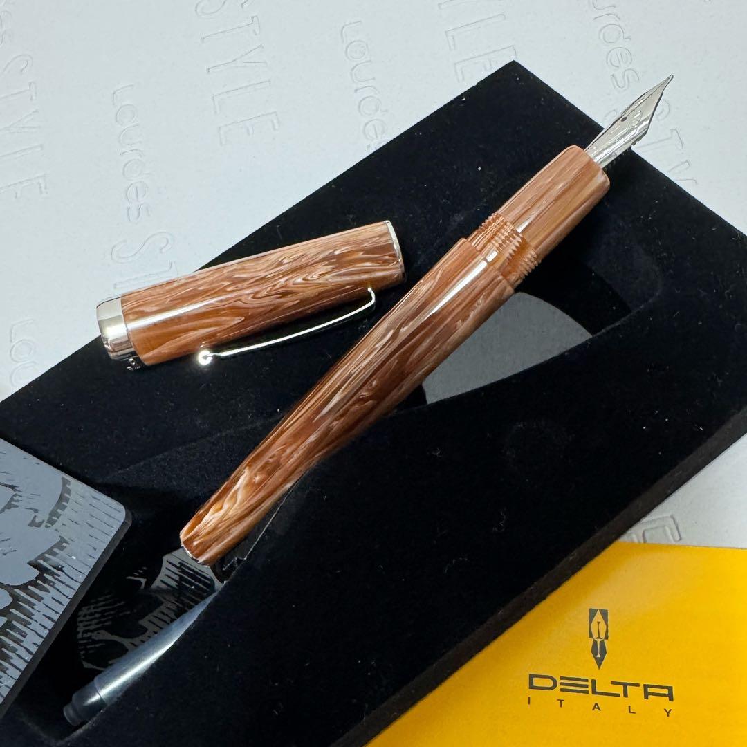 DELTA 万年筆 インテッサ　ブラウン