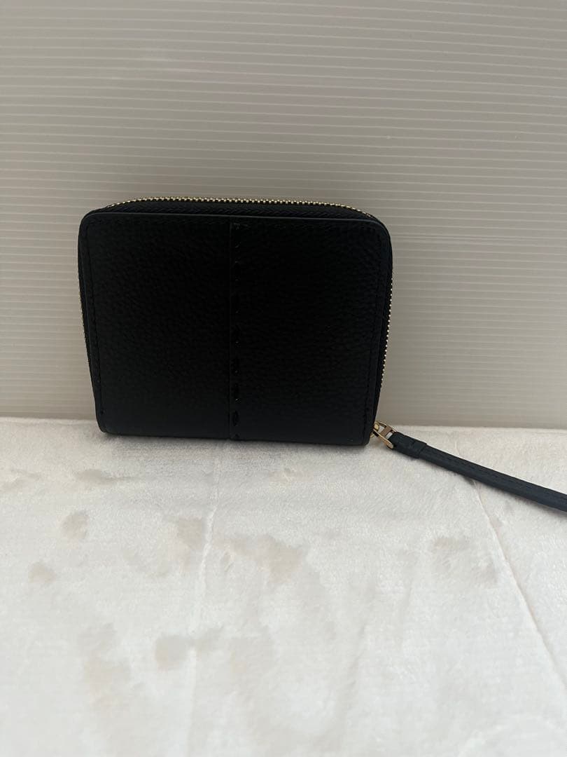 新品　トリーバーチ　二つ折り財布