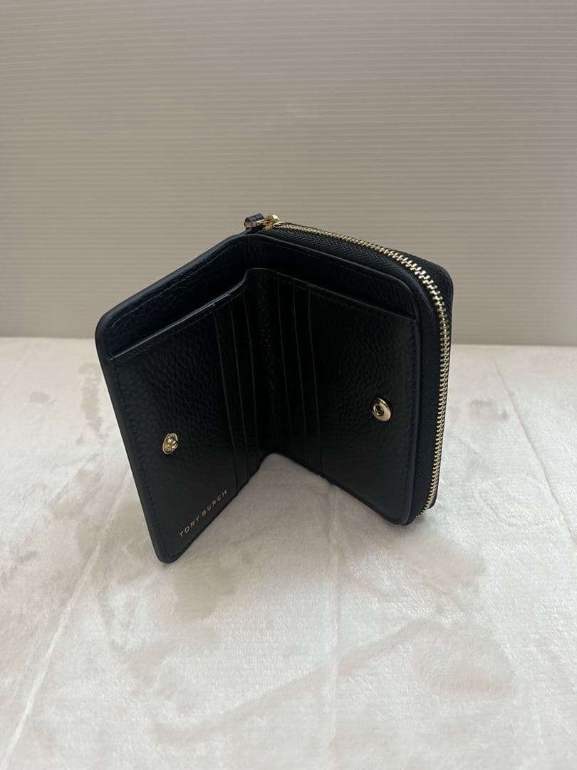 新品　トリーバーチ　二つ折り財布