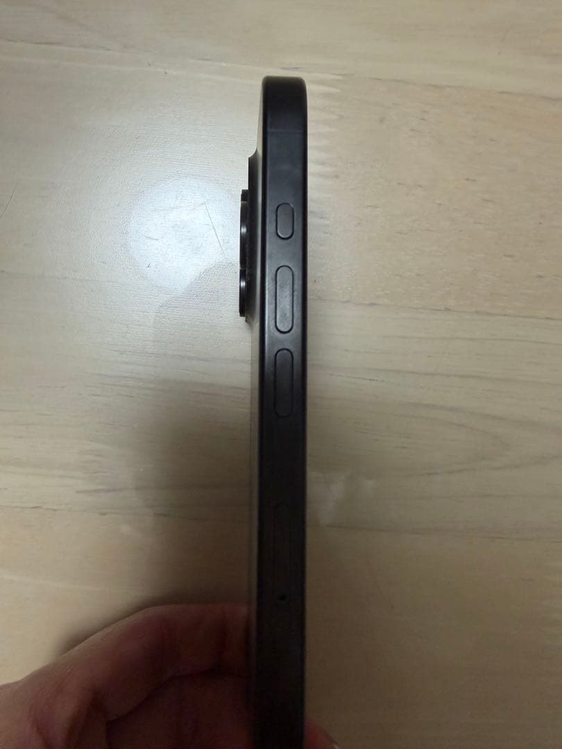 Apple iPhone 15Pro 256GB ブラックチタニウム　本体