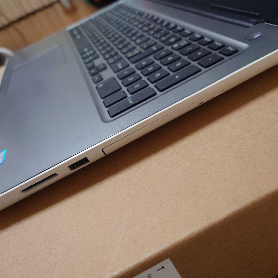 Windowsノート本体 DELL Inspiron 15 5567 P66F001 Radeon R7