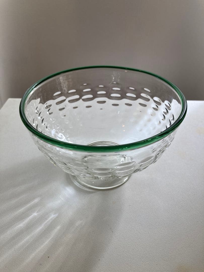 船木倭帆　ガラス製ボウル 緑の縁付き　あられ紋