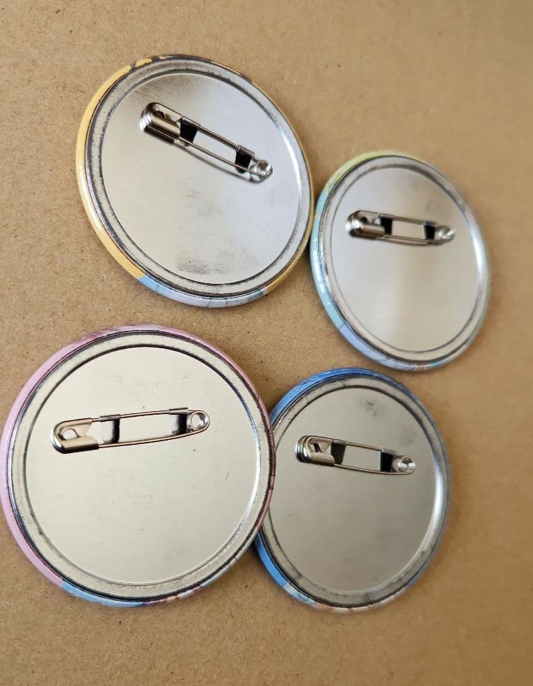 4点セット　となりの怪物くん　ろびこ　原画展 　描き下ろし缶バッジ