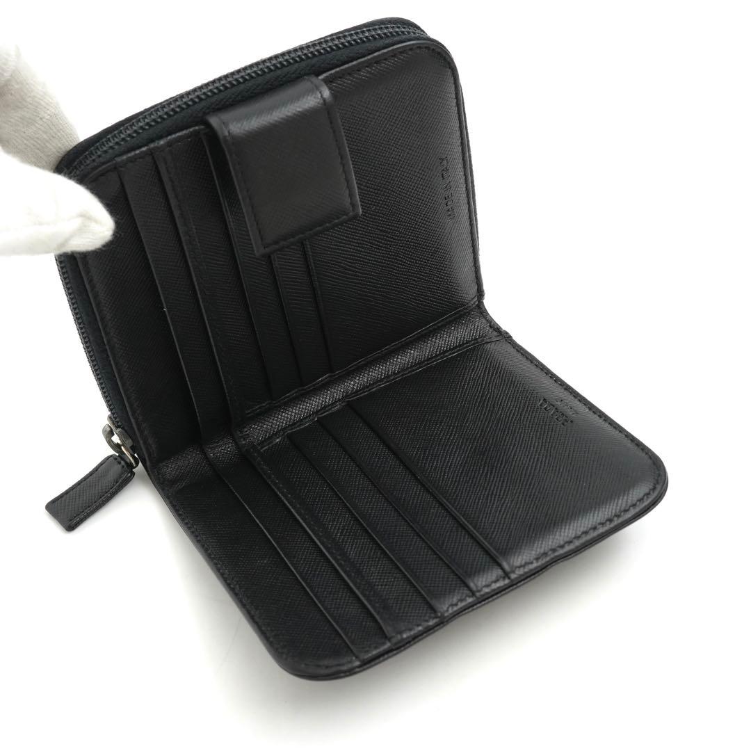 ✨未使用に近い✨　PRADA ミニ財布　サフィアーノレザー　三角プレート　黒色