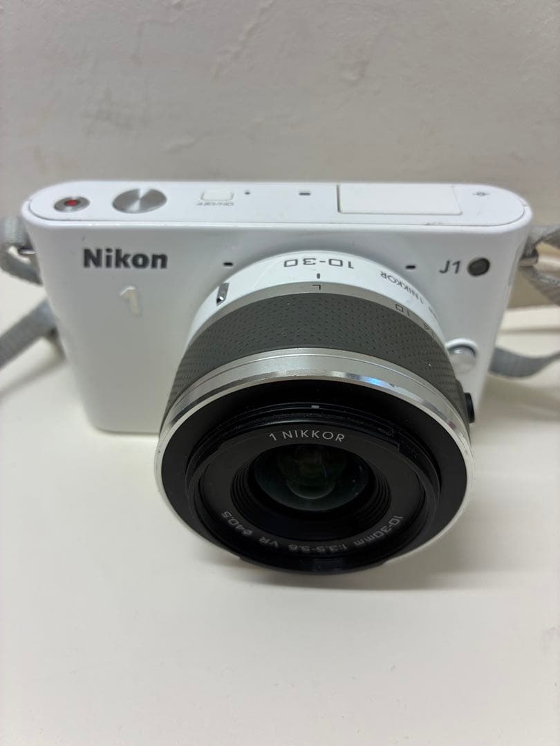 Nikon 1 J1 ホワイト ミラーレスカメラ
