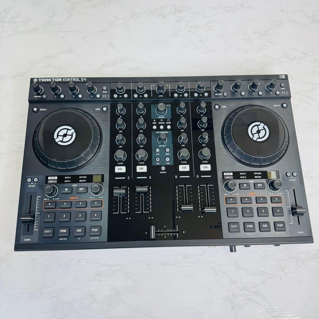 TRAKTOR KONTROL S4　DJコントローラー　専用フライトケース