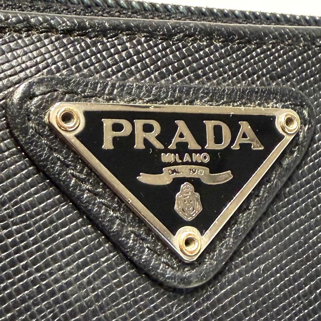 PRADA 二つ折り財布 コンパクトウォレット サフィアーノレザー 三角ロゴ 黒
