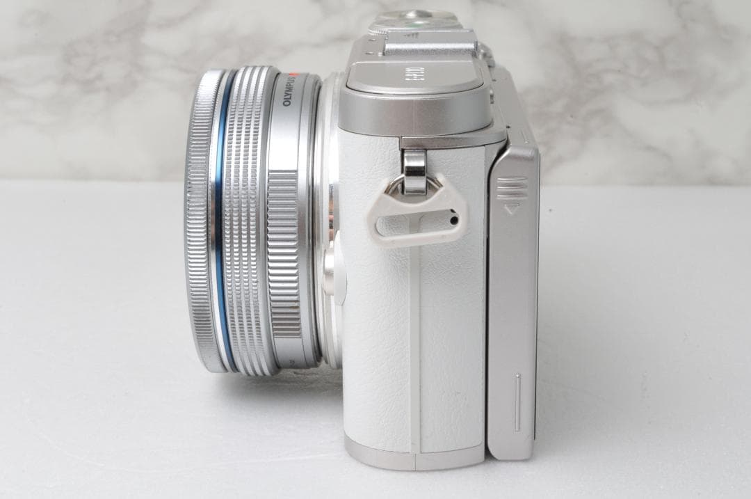 おしゃれ 大人気❣️OLYMPUS PEN E-PL10⭐️ホワイト