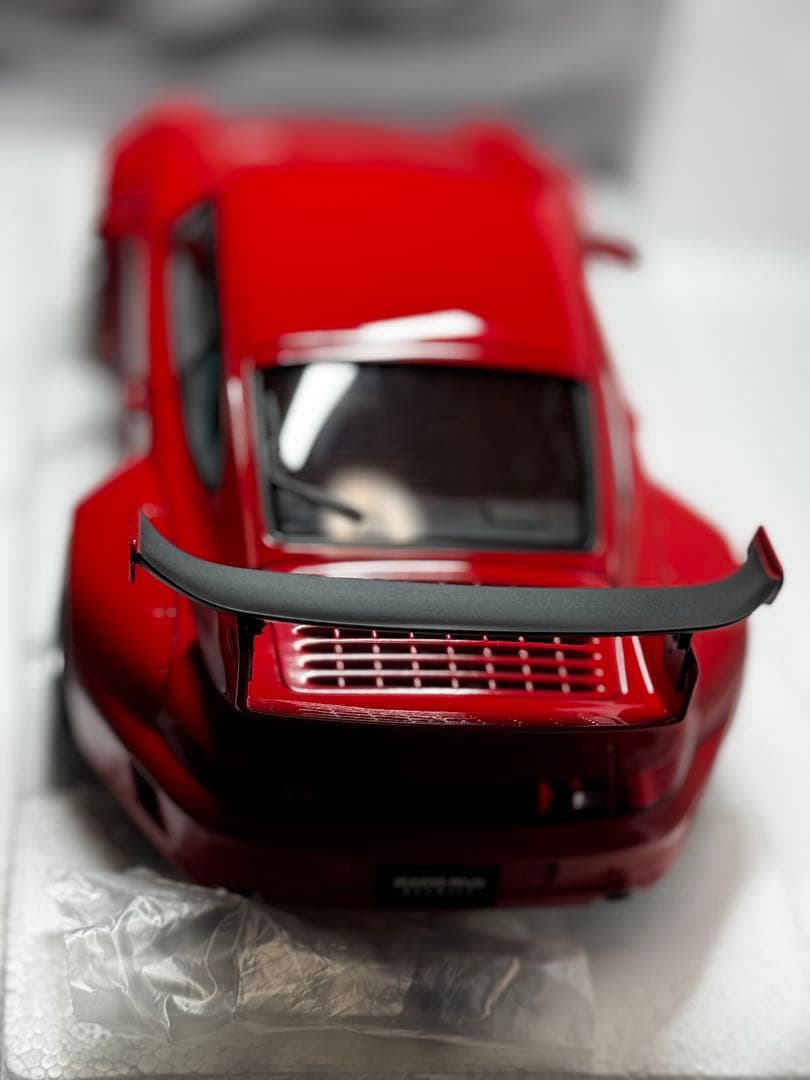 RWB 993 レッド/ガンメタル 1/18