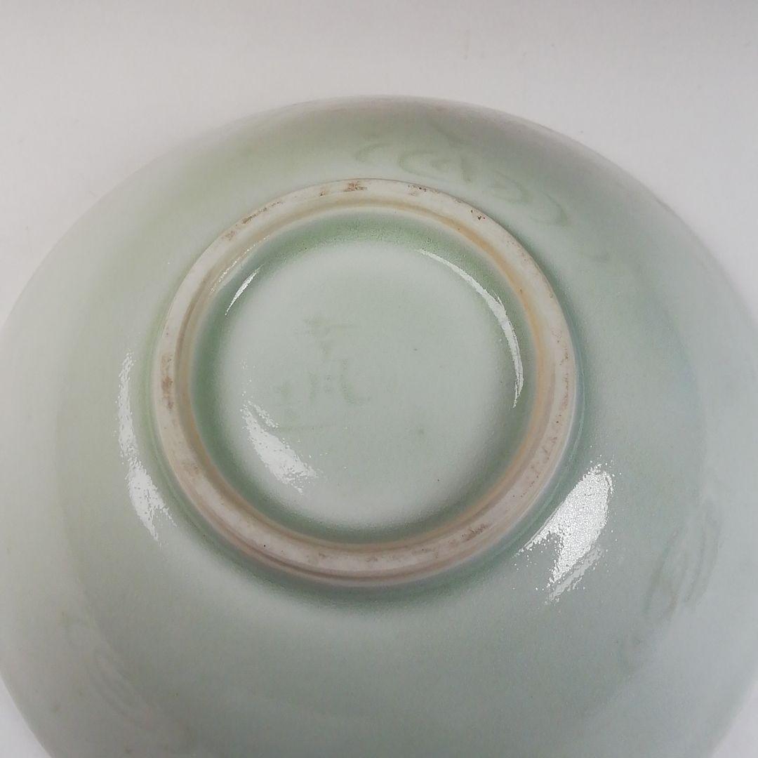 Ｔ１６９　茶碗　『淡青磁　蜻蛉彫』『平茶碗』『曽根幸風』　共箱　抹茶碗　茶道具