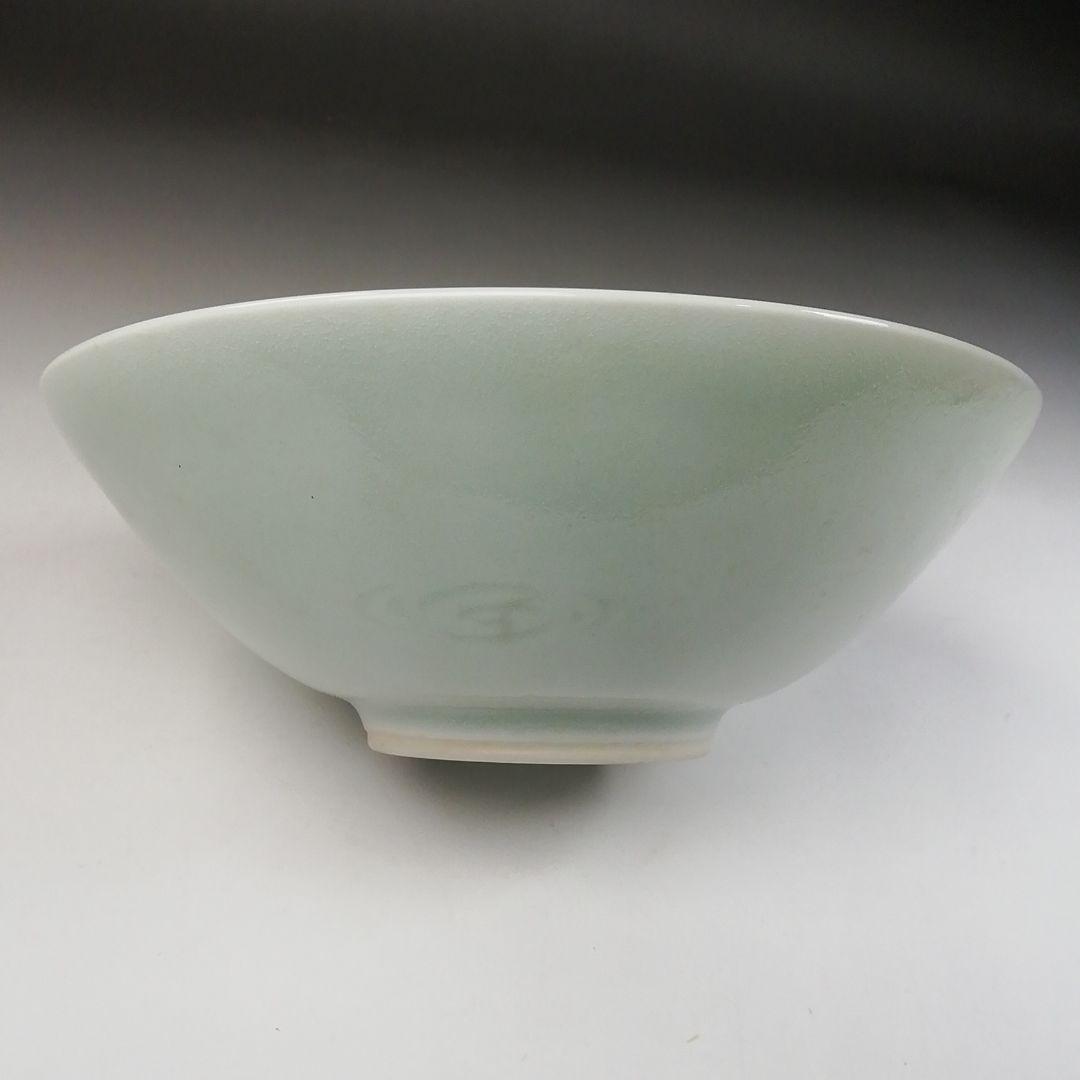 Ｔ１６９　茶碗　『淡青磁　蜻蛉彫』『平茶碗』『曽根幸風』　共箱　抹茶碗　茶道具