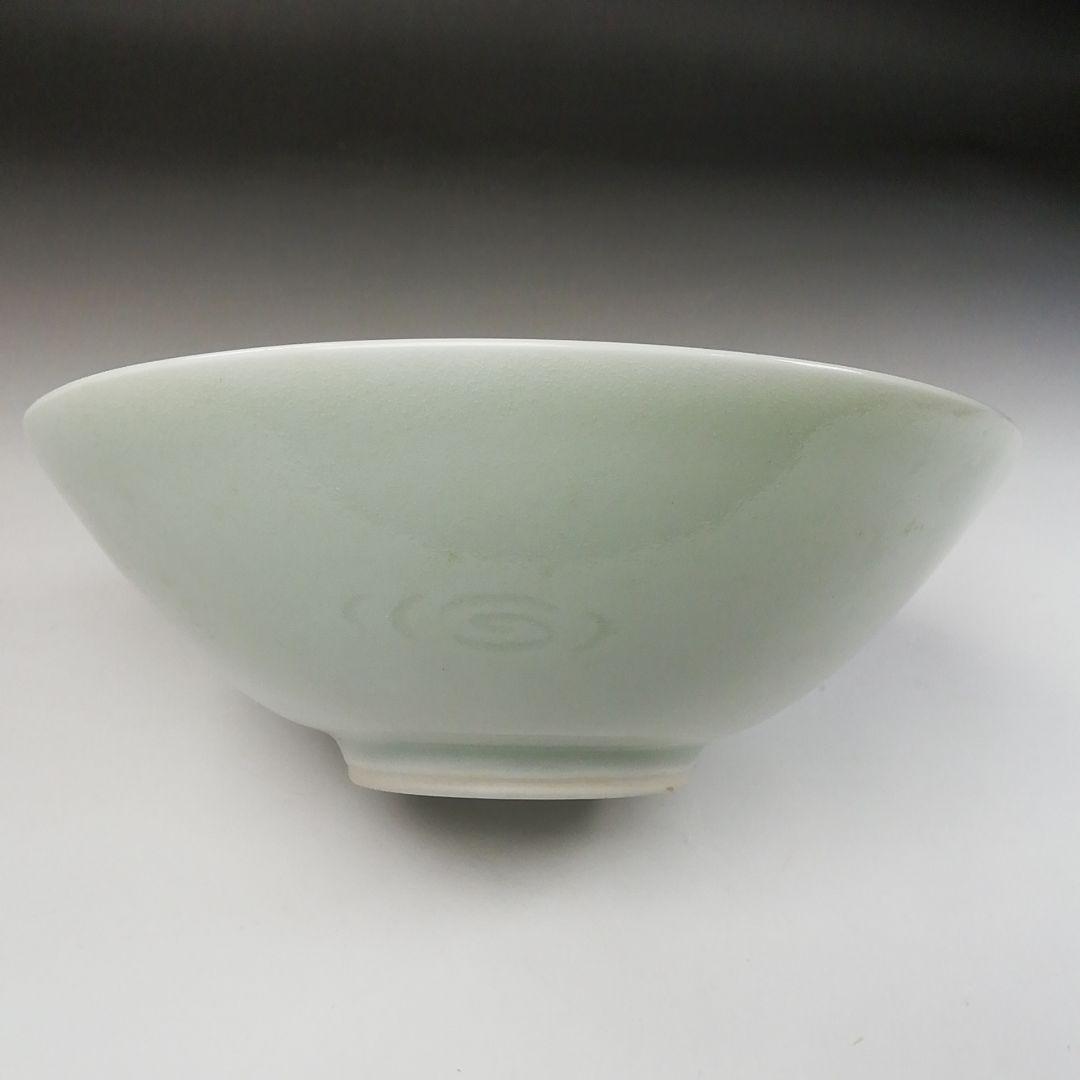 Ｔ１６９　茶碗　『淡青磁　蜻蛉彫』『平茶碗』『曽根幸風』　共箱　抹茶碗　茶道具