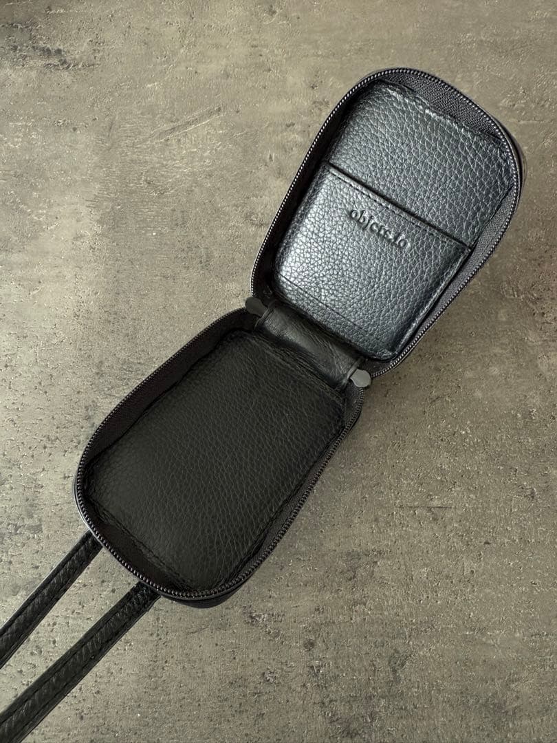 【objcts.io】ストラップ一体型マイクロバッグ