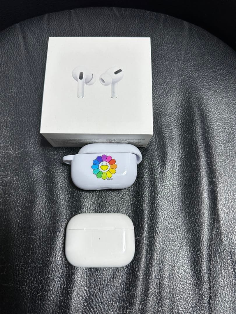 Apple AirPods Pro MWP22J/A中古右耳のみウブロケース付き