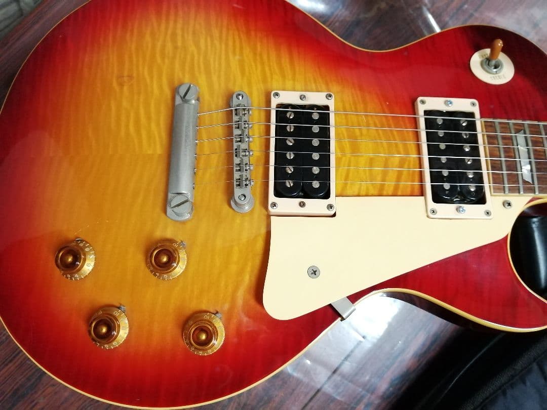 レスポール虎目良ギブソンギグケース付