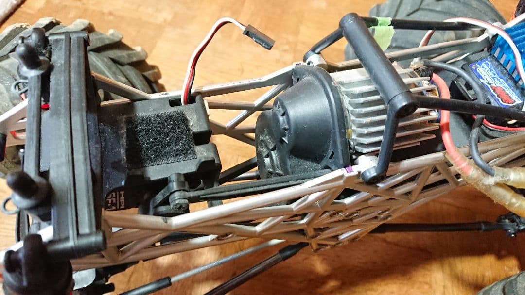 ラジコン ウイリーキング兼クローラーキング