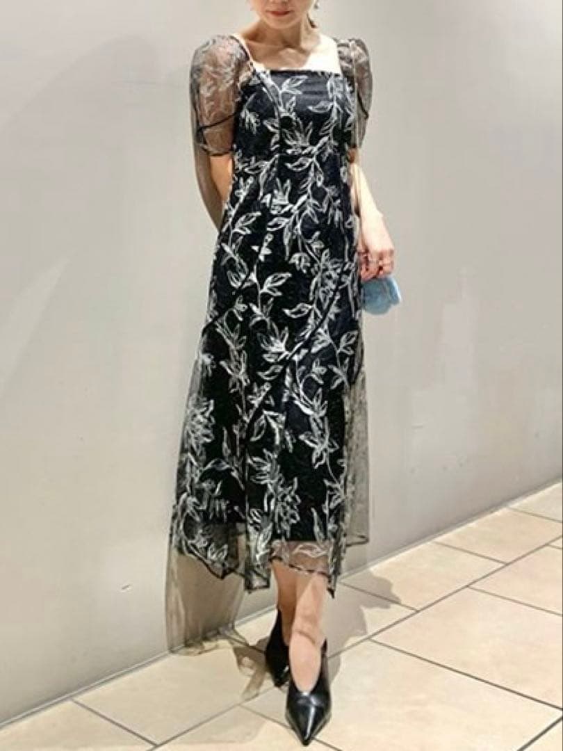 【FRAY I.D】新品タグ付き / M / カーブパネルエンブロイダリードレス