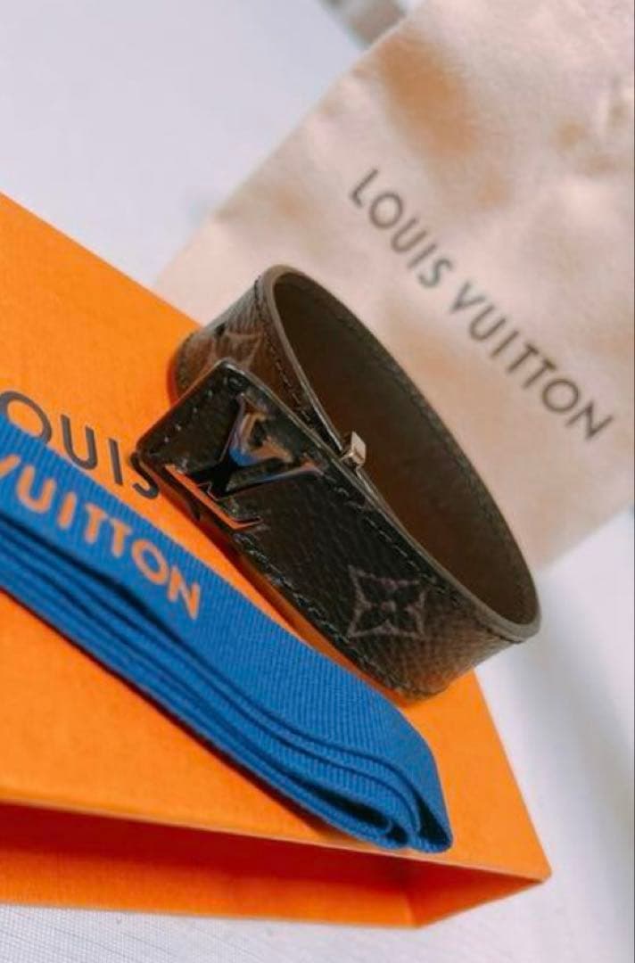 LOUIS VUITTON バングル ブラックレザー