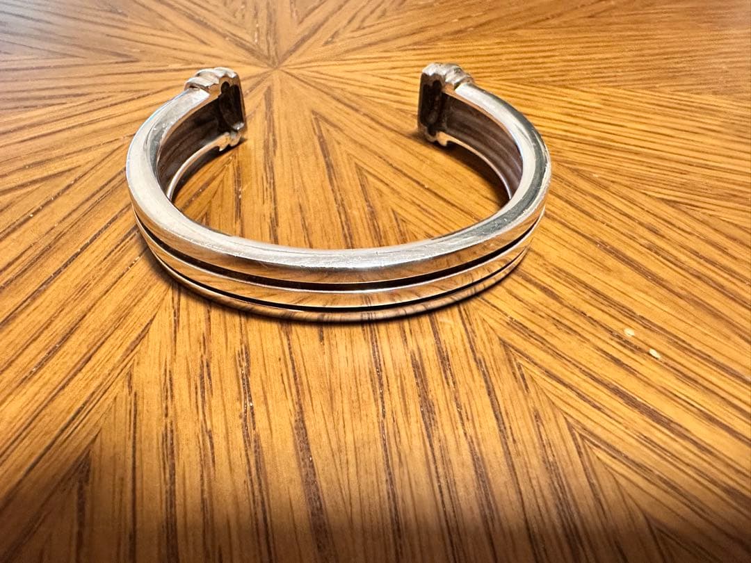 ティファニー　グルーブド　バングル