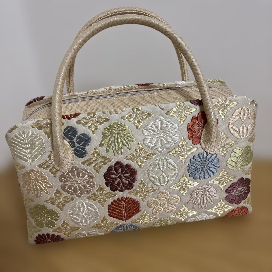 正月　成人式　初釜　茶会　和装バッグ 多色刺繍 利休バッグ 正絹　未使用　居東屋