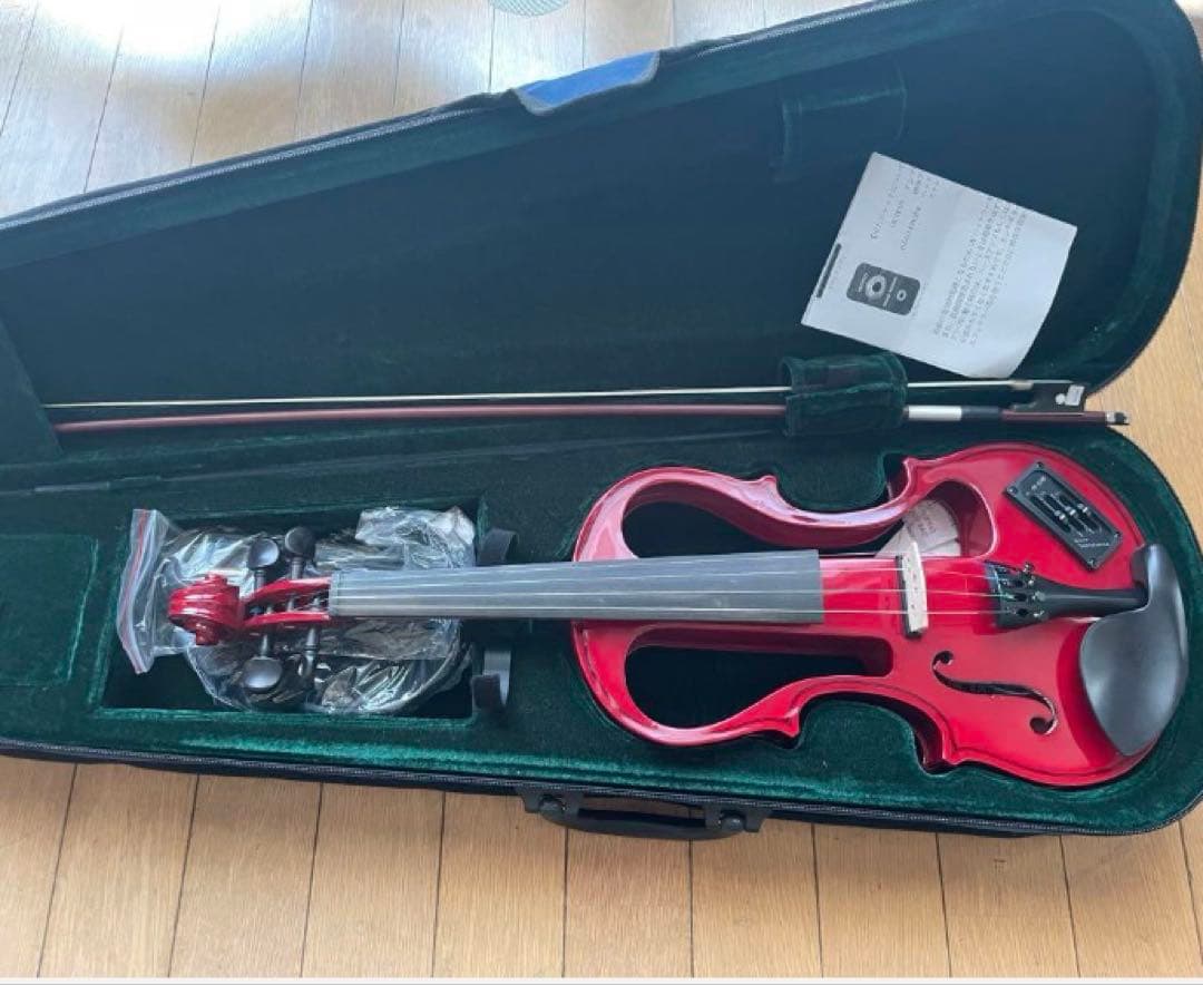 赤いバイオリン本体とアクセサリーセット