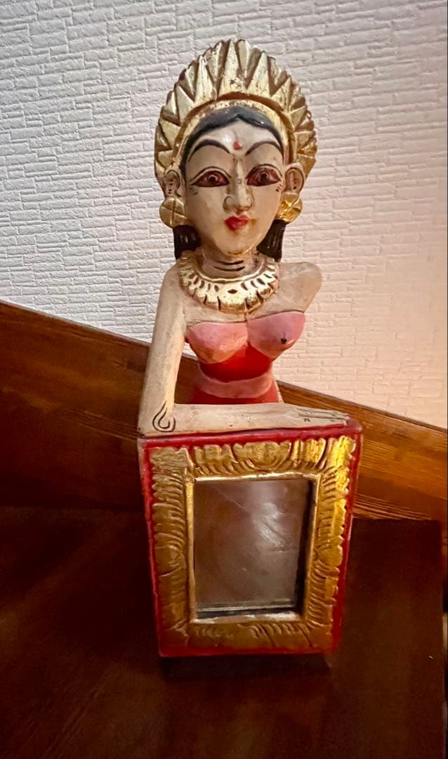 ヴィンテージ インド木製女性像 鏡付き フォークアート Vintage